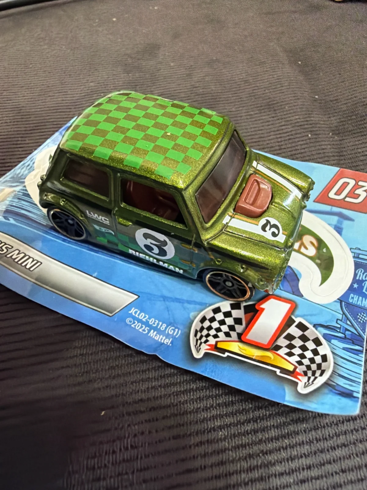2025 Morris Mini Green: Image 2