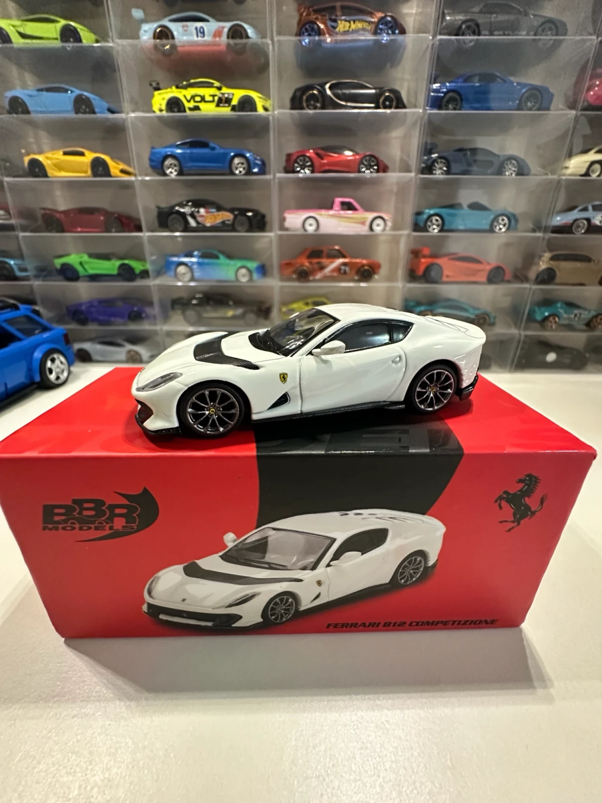 2025 Ferrari 812 Competizione White: No Package: Image 2
