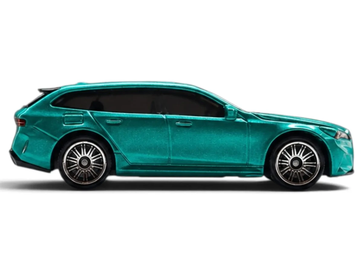 2026 2025 BMW M5 Touring Green: No Package: Image 3