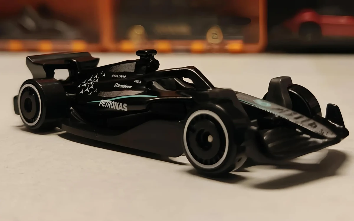 2026 Mercedes-AMG Petronas Formula 1 Team Black: No Package: Image 2
