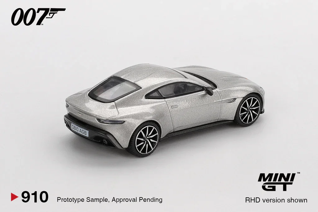 2026 Aston Martin DB10 "Spectre" Silver: Image 5