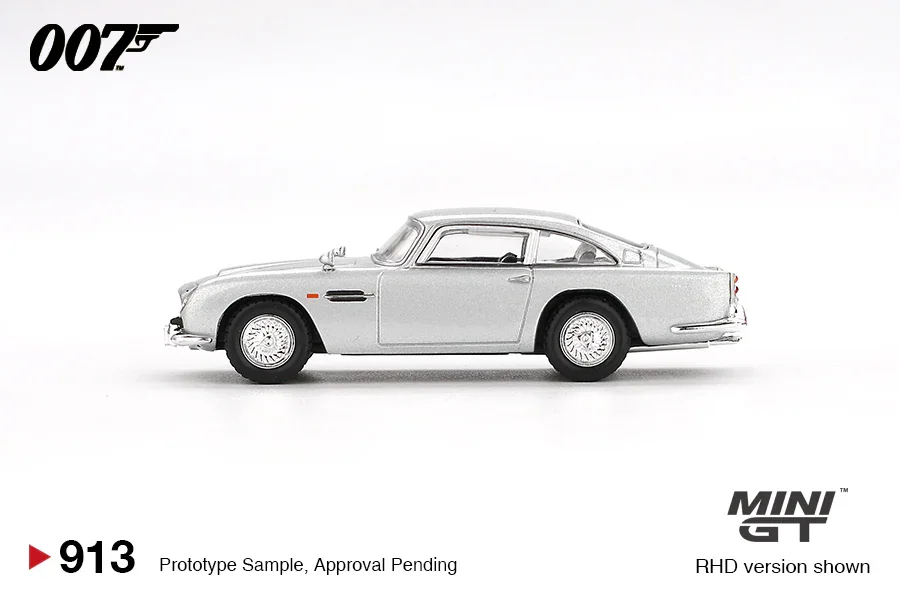 2026 Aston Martin DB5 "Skyfall" Silver: Image 3