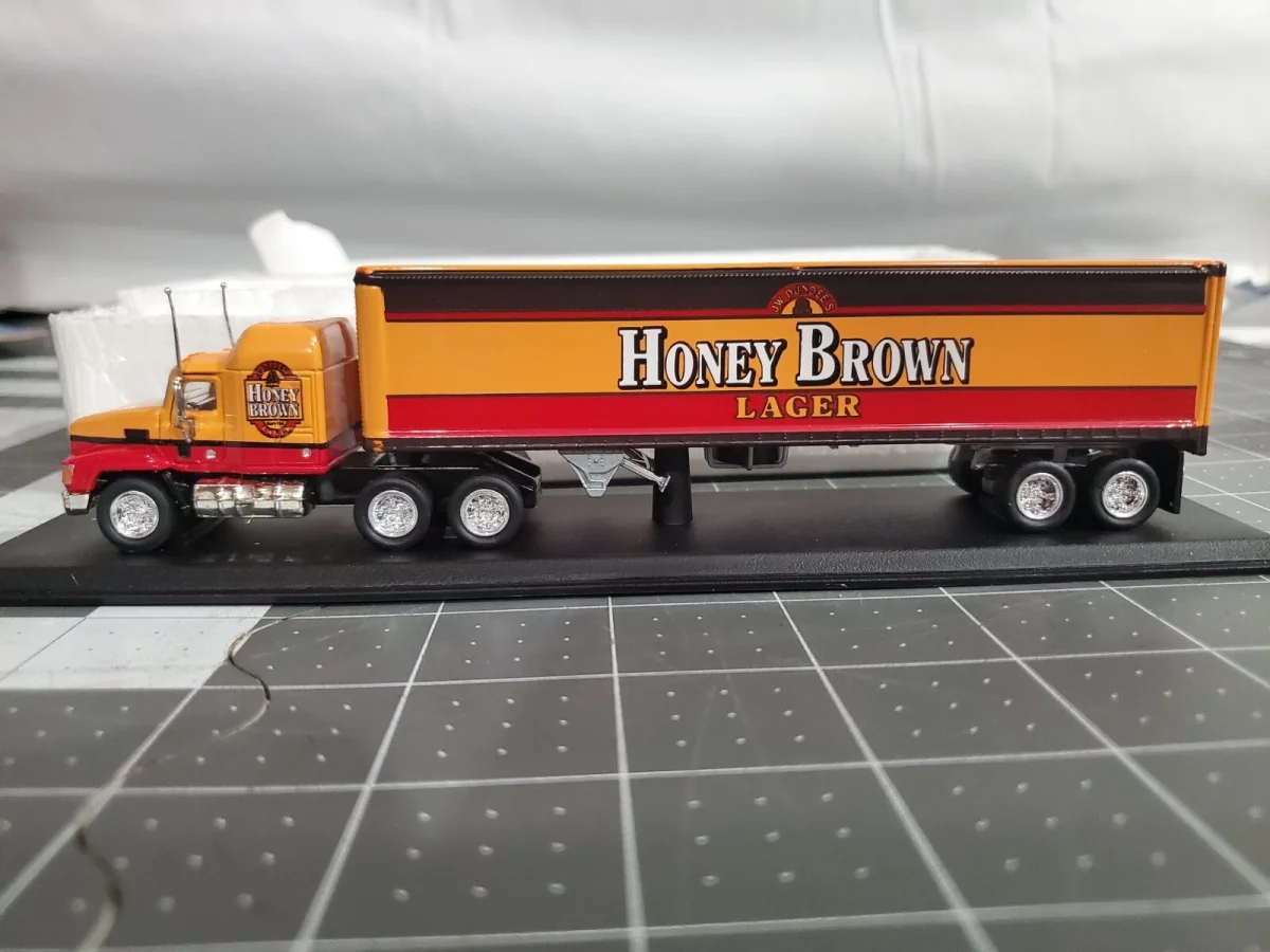 1998 Honey Brown Mack CH600 Truck Yellow: Image 2