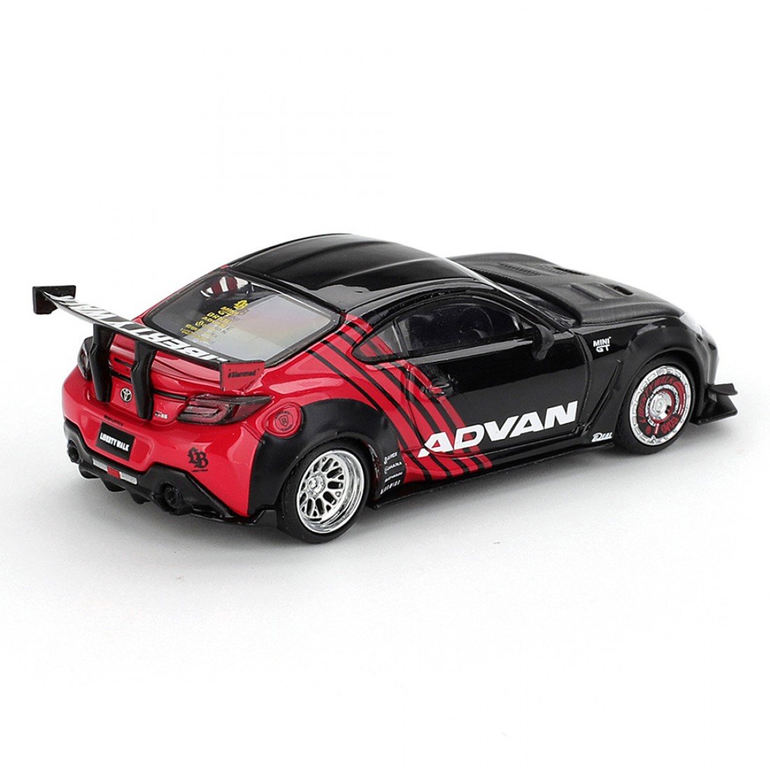 2025 Toyota GR86 LB★Nation Advan Black: Image 2