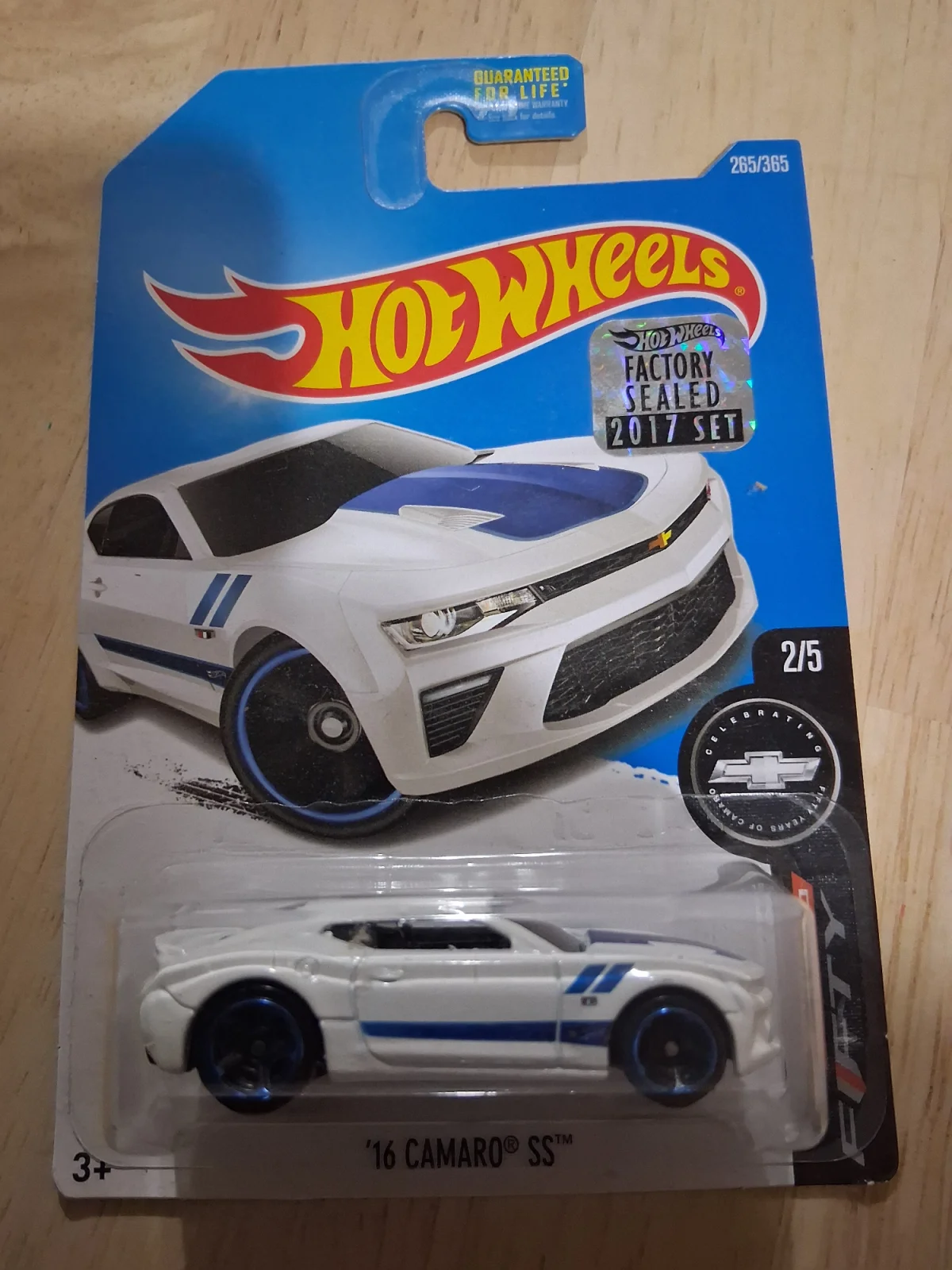 2017 16 Camaro SS White: Long (US): Image 2