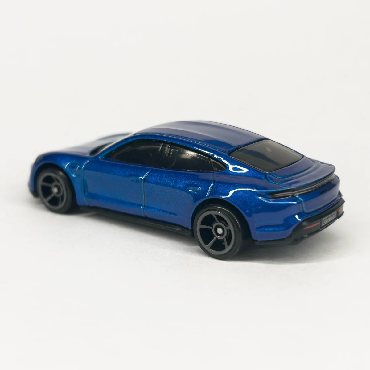 2026 Porsche Taycan Turbo S Blue: No Package: Image 2