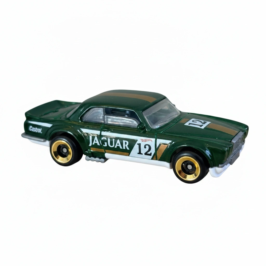 2026 Jaguar XJC V12 Coupe Green: No Package: Image 5