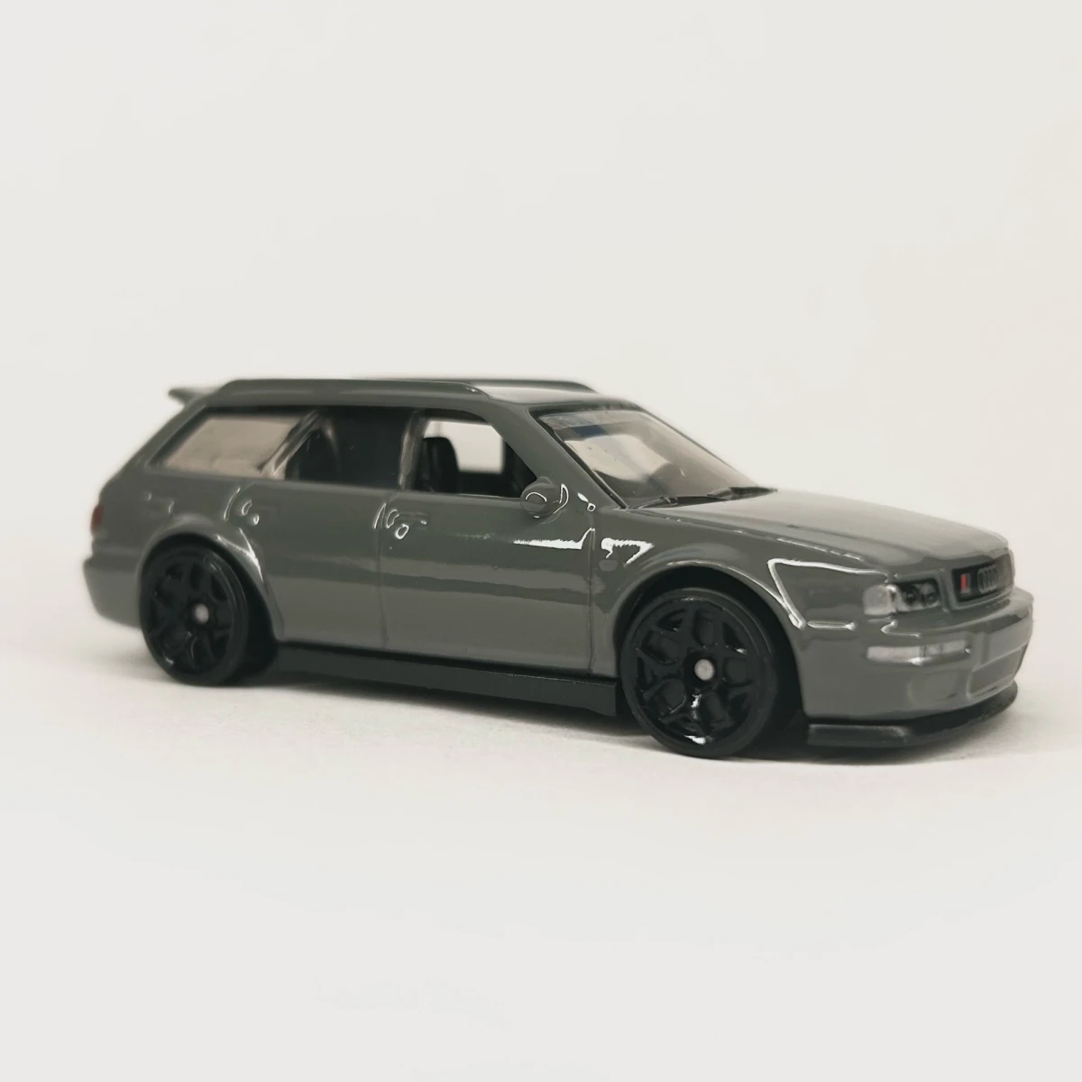 2026 94 Audi Avant RS2 Grey: No Package: Image 4