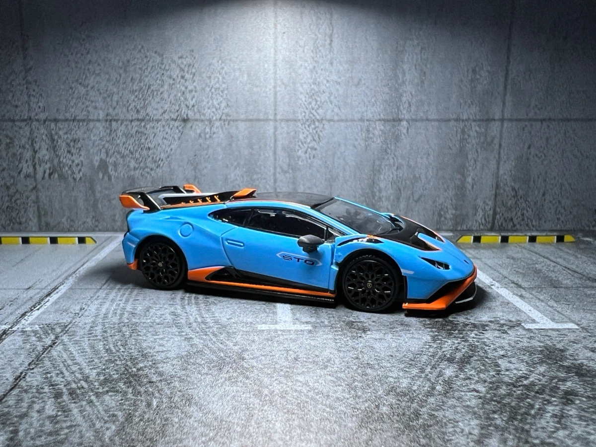2024 Lamborghini Huracán STO Blue: No Package: Image 2