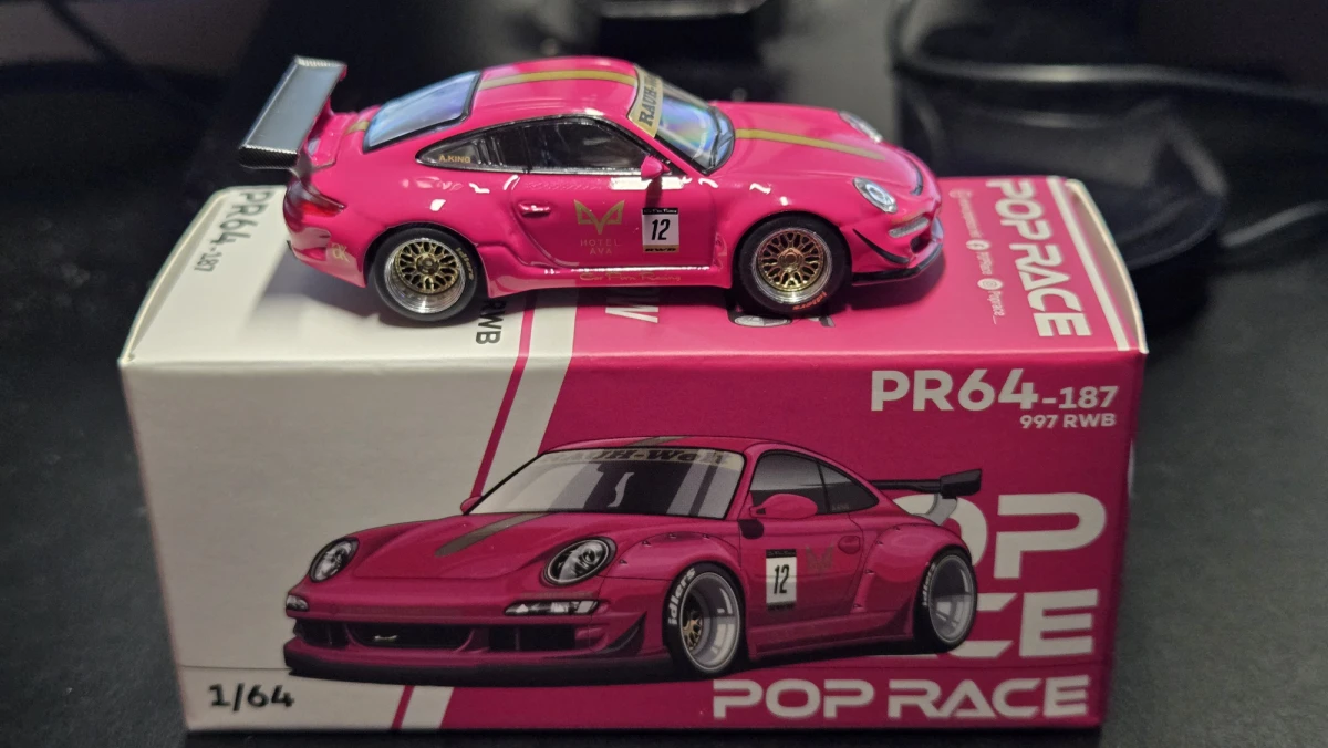 2025 RWB 997 Pink: Box: Image 2
