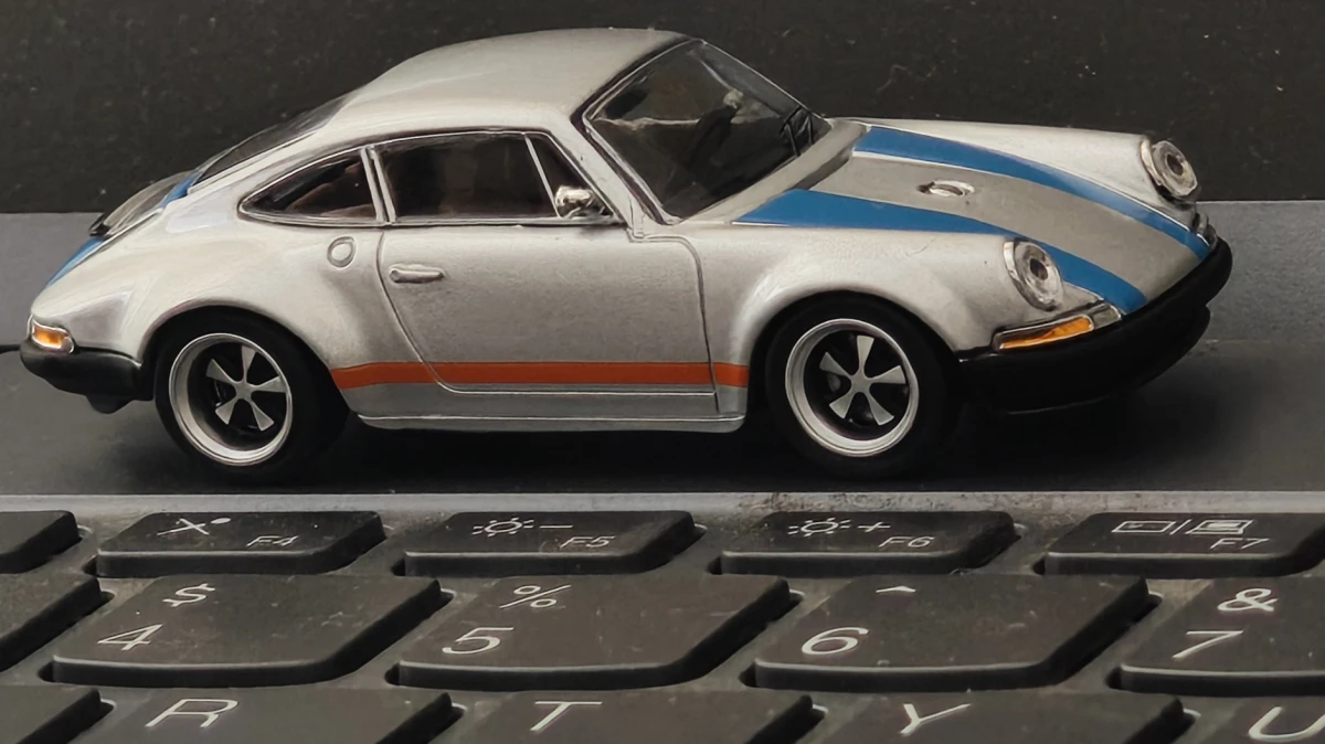 2024 Singer 911 (964) Silver: No Package: Image 2