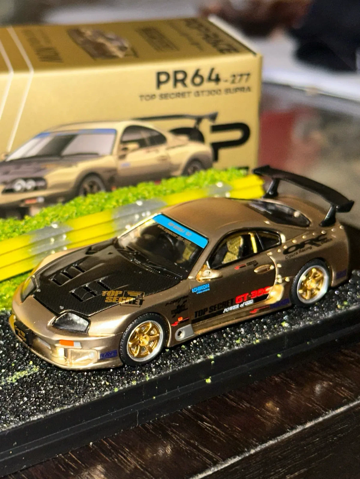 2025 Top Secret GT300 Supra Gold: Box: Image 3