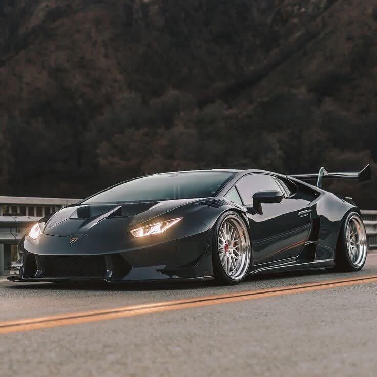 2025 Lamborghini Huracan STO Purple: No package: Image 5
