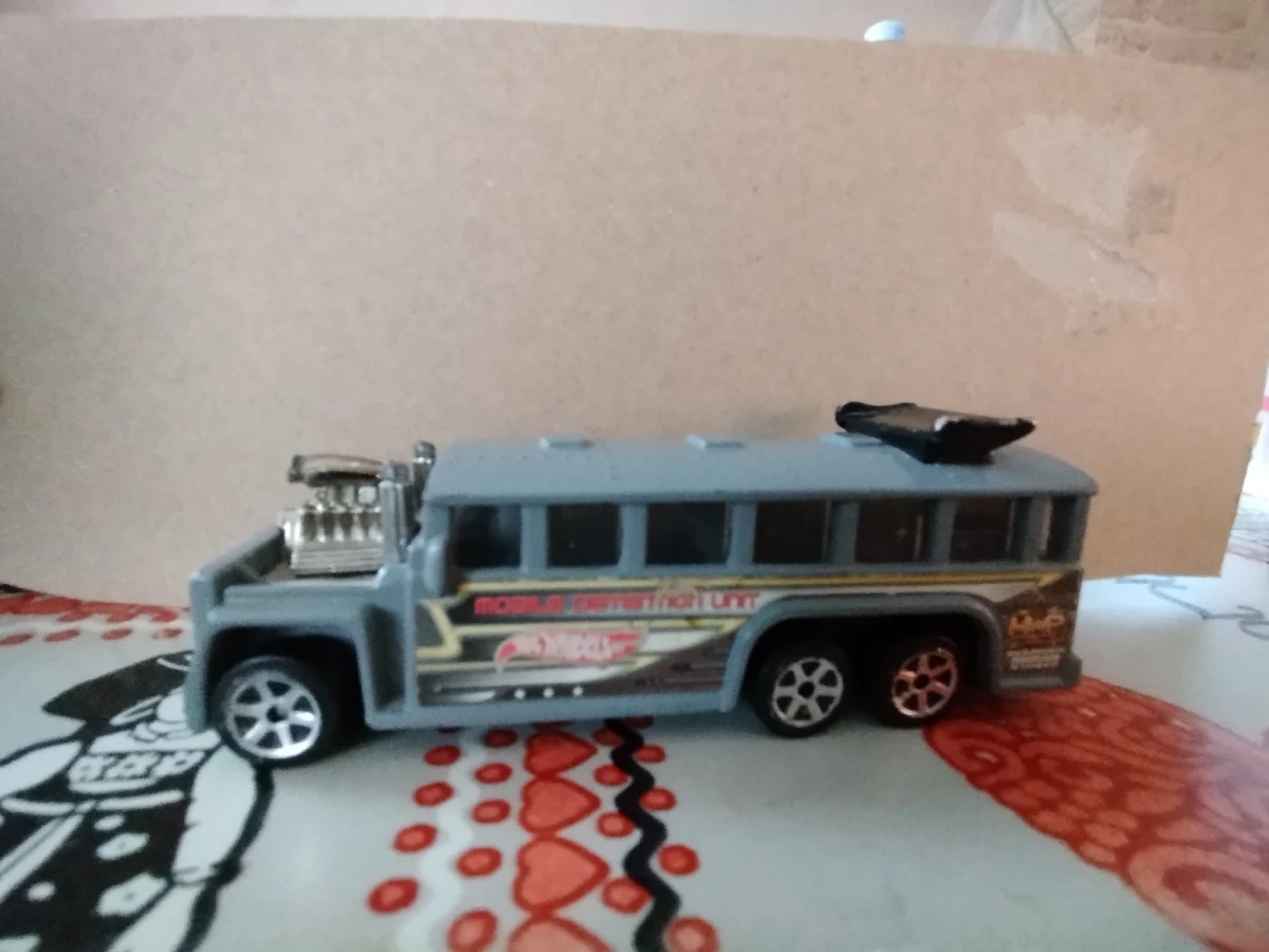 2002 Hot Rod Bus Grey: Image 2