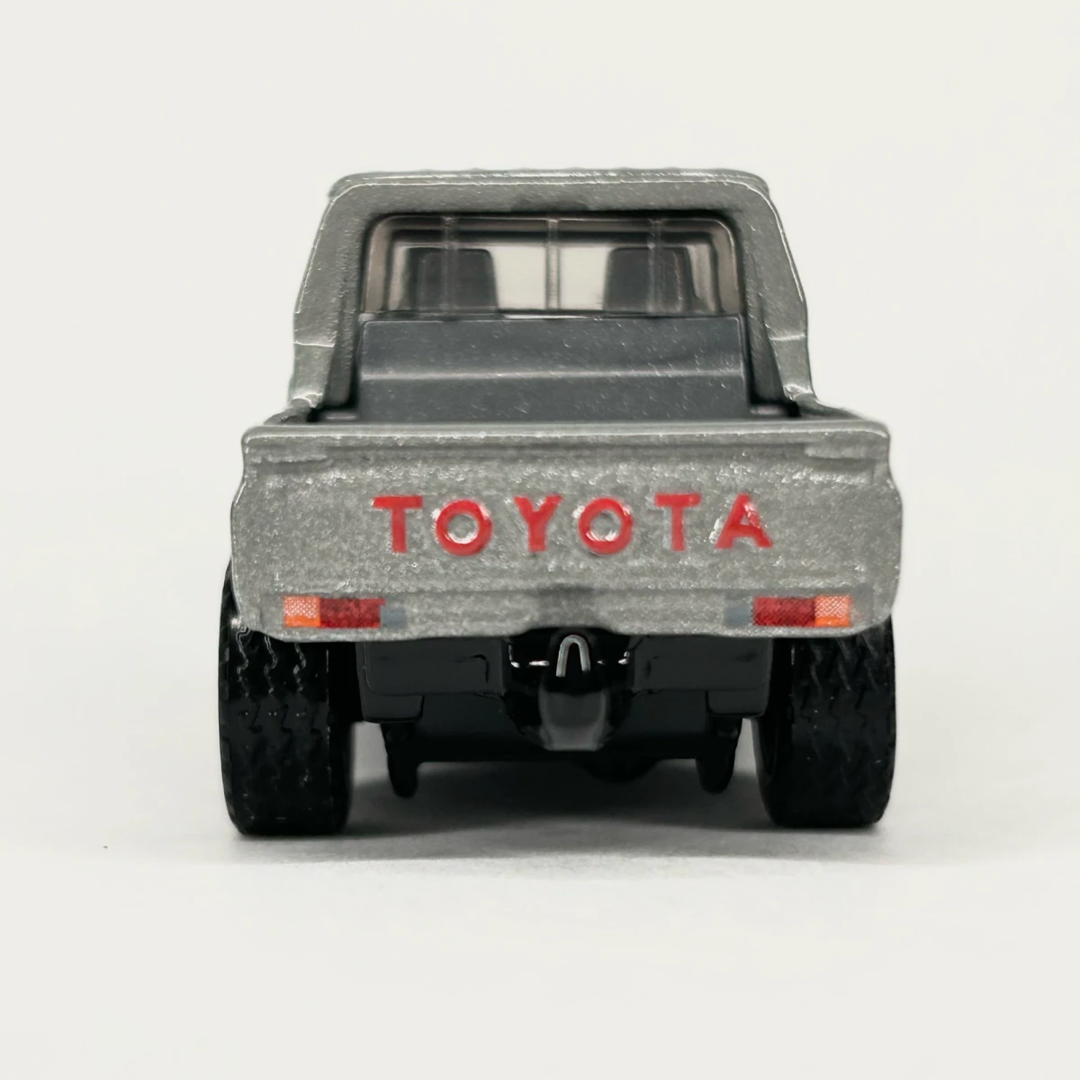 2026 17 Toyota Land Cruiser 78 Silver: No Package: Image 4