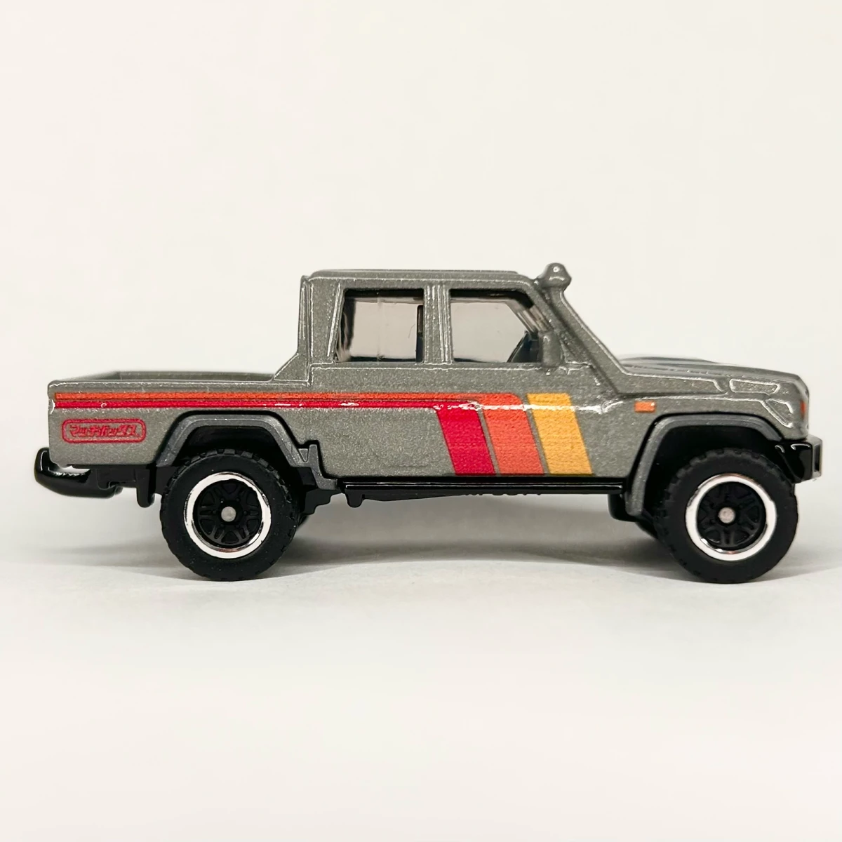 2026 17 Toyota Land Cruiser 78 Silver: No Package: Image 6