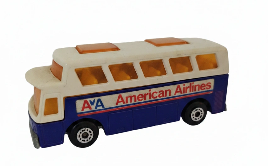 1977 Airport Coach White: Image 2