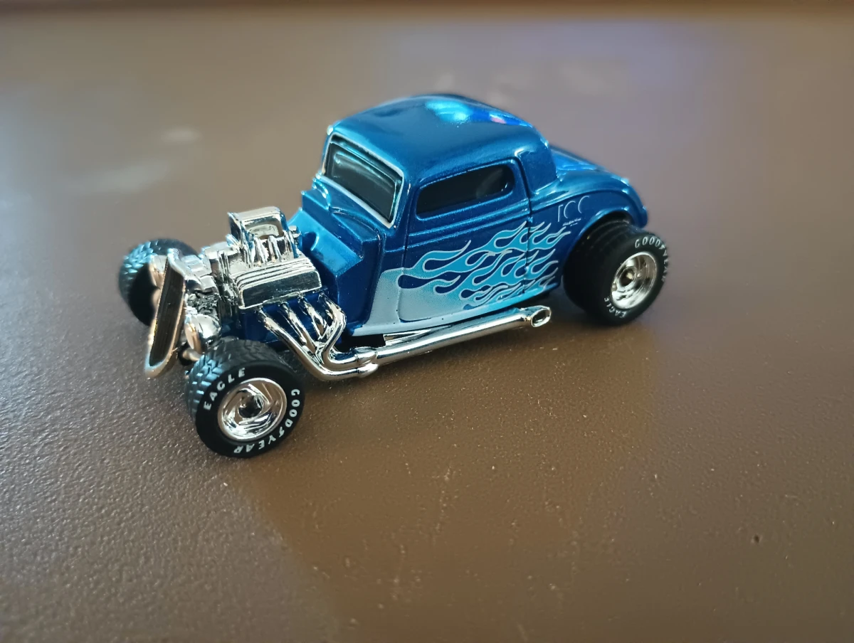 2003 1933 Ford Coupe Blue: Image 2