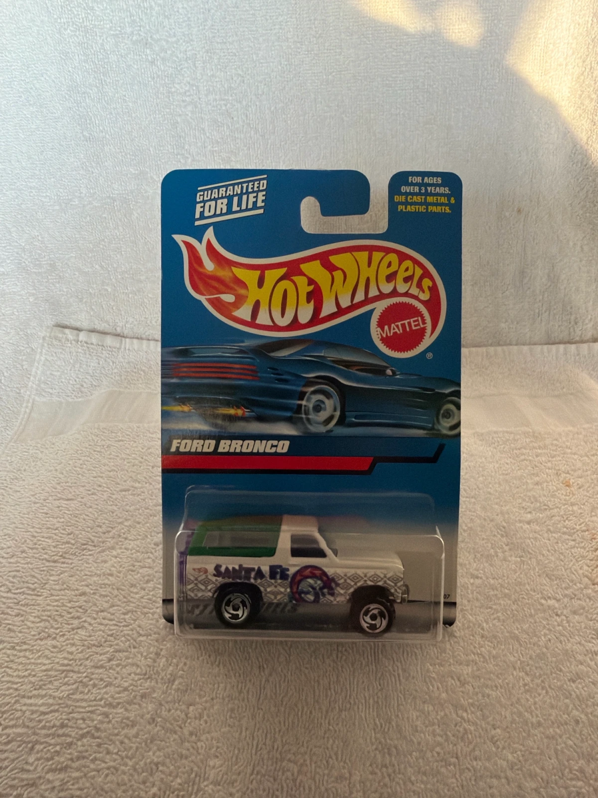 2000 Ford Bronco White: Long (US): Image 2