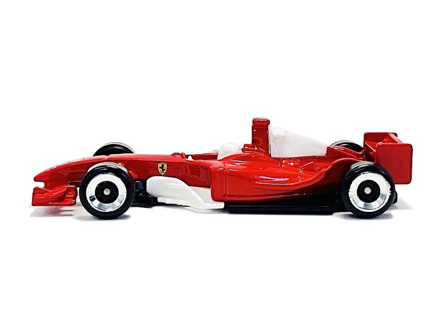 2026 Ferrari F2004 Red: Image 3