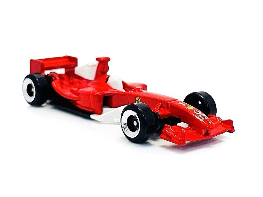 2026 Ferrari F2004 Red: Image 2