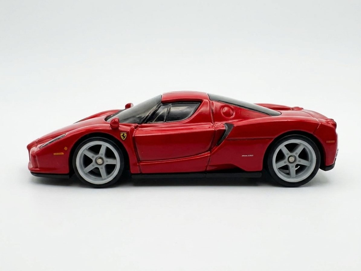 2026 Enzo Ferrari Red: Image 4
