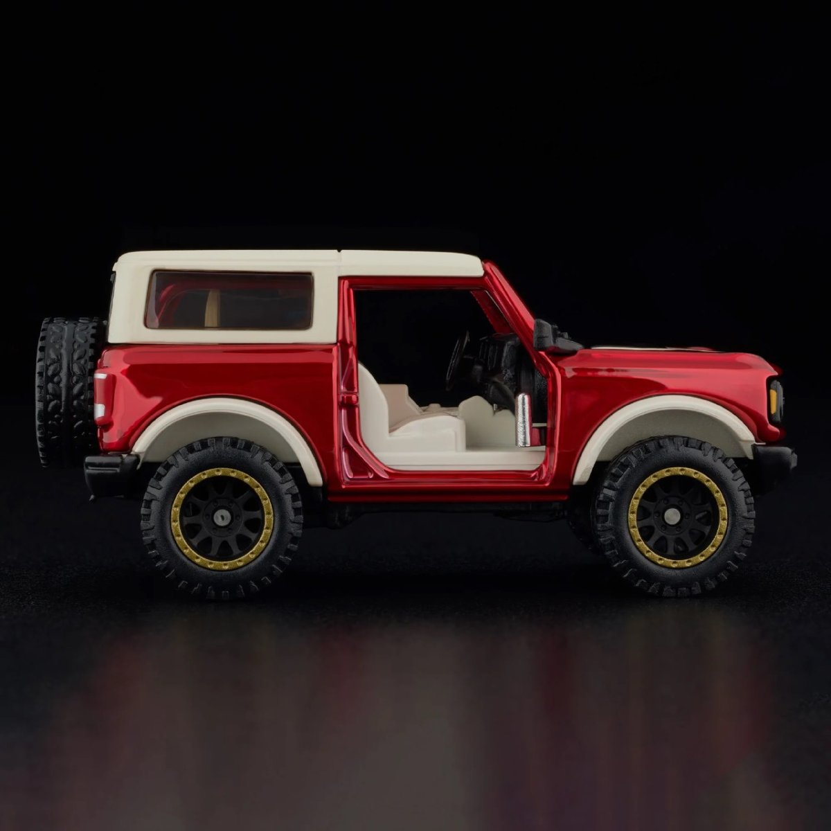2026 21 Ford Bronco Red: Image 6
