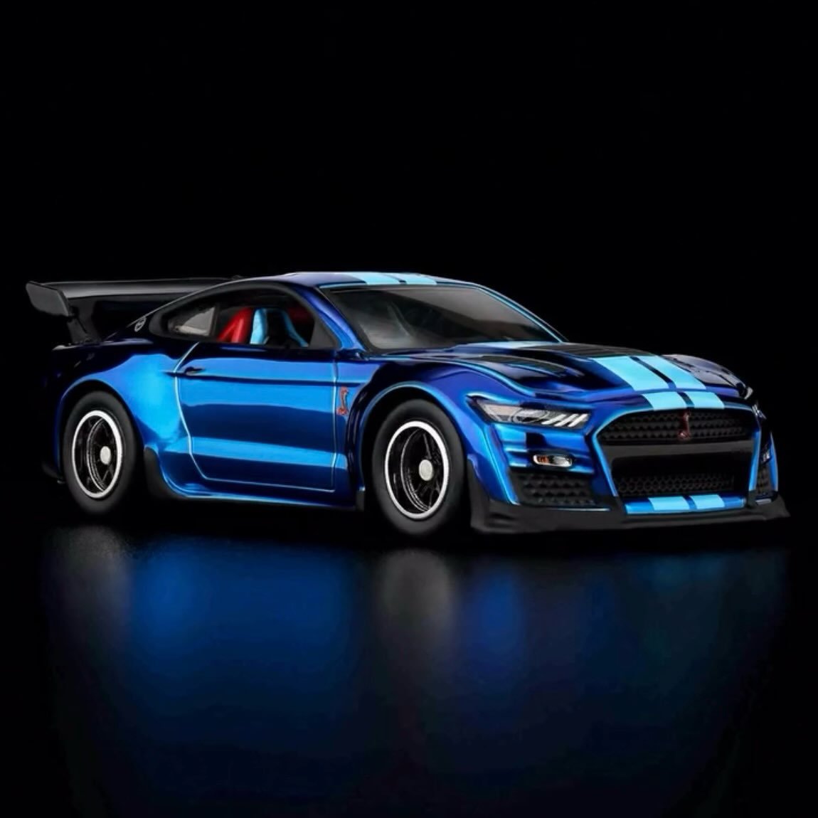 2026 2022 Ford Mustang Shelby GT500 Code Red Blue: Image 2