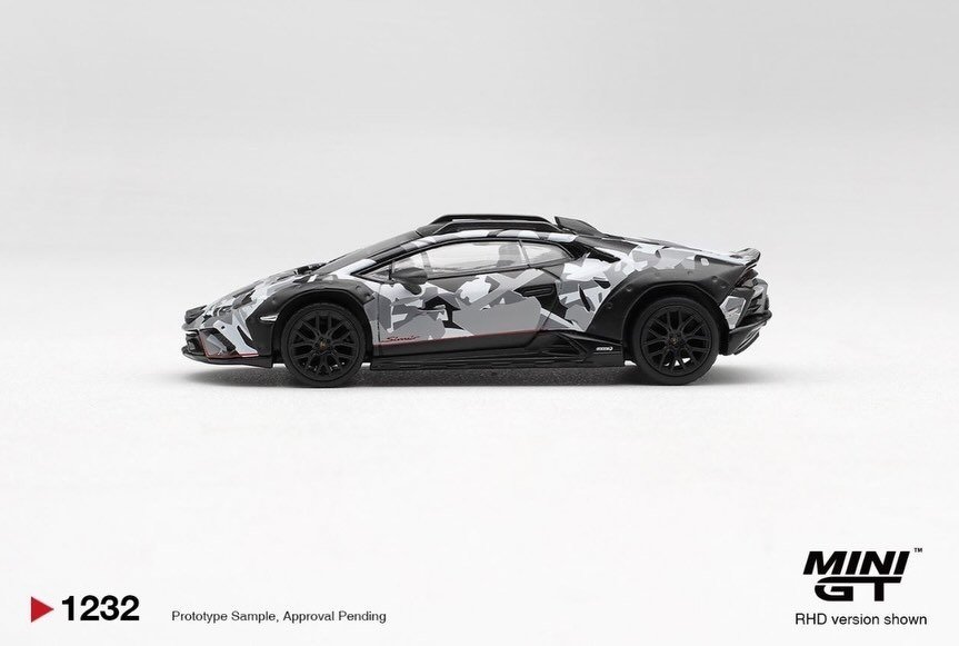 2026 Lamborghini Huracán Sterrato Grey: Image 2