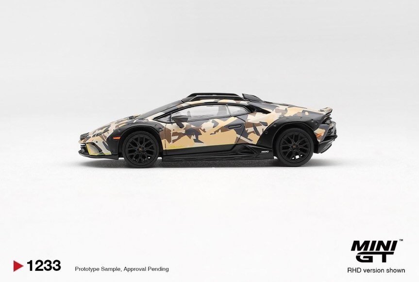 2026 Lamborghini Huracán Sterrato Beige: Image 2
