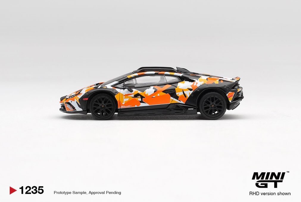 2026 Lamborghini Huracán Sterrato Orange: Image 2