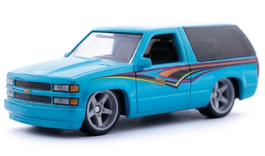 2026 1995 Chevrolet Tahoe Blue: Image 2