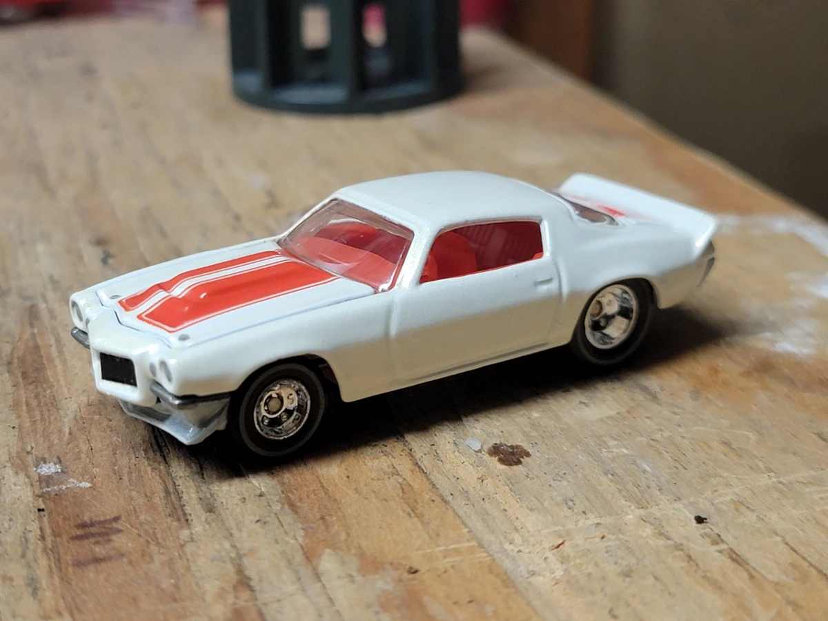 2007 70 Chevy Camaro White: Image 2