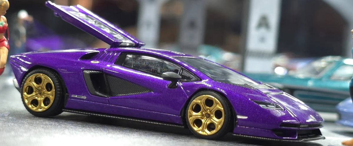 2025 Lamborghini Countach LPI 800-4 Purple: Image 2