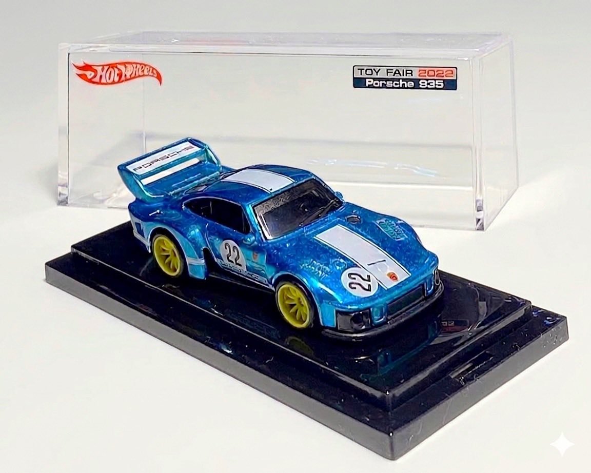 2022 Porsche 935 Blue: Image 2