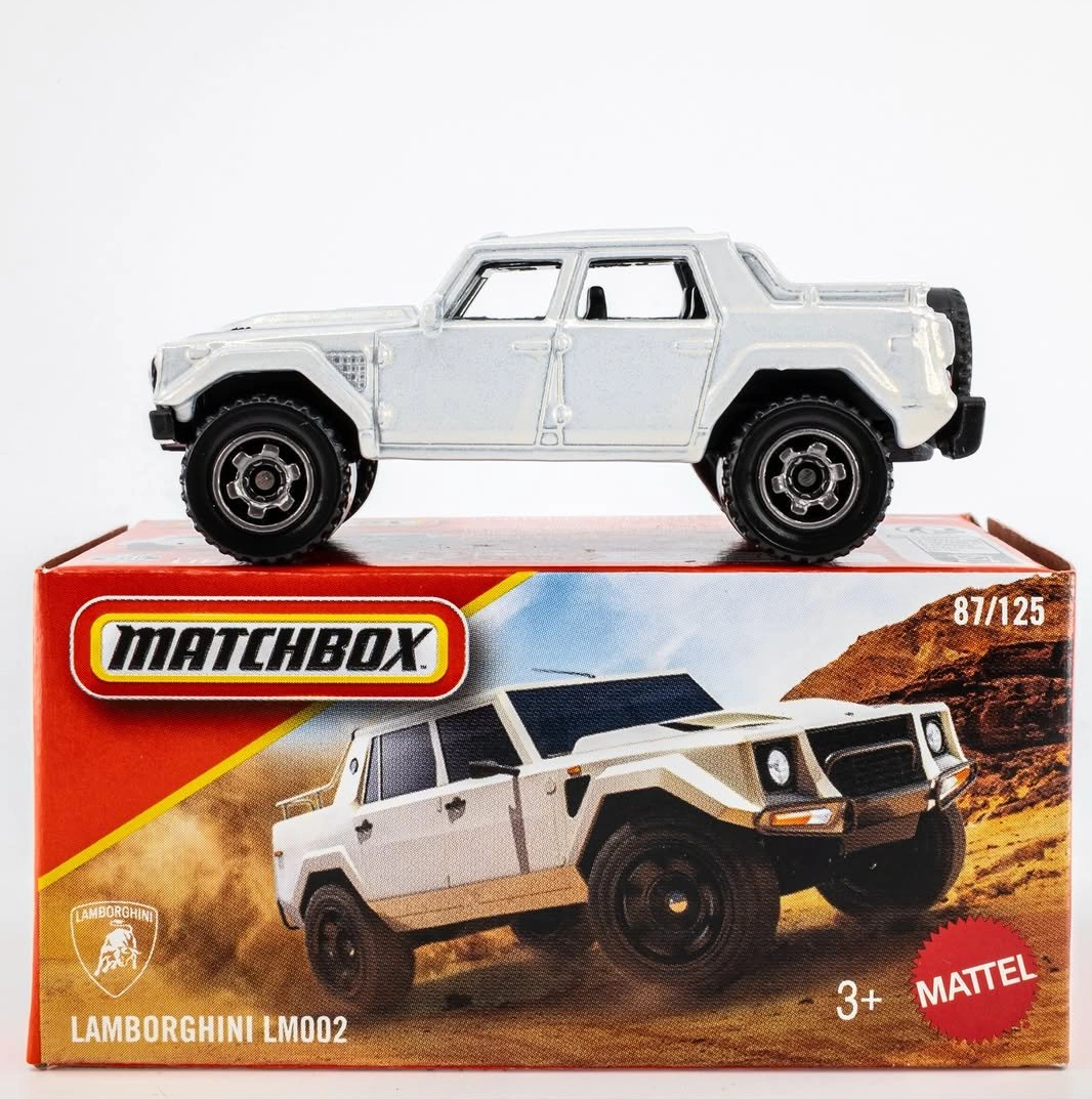 2026 Lamborghini LM002 White: Box: Image 3