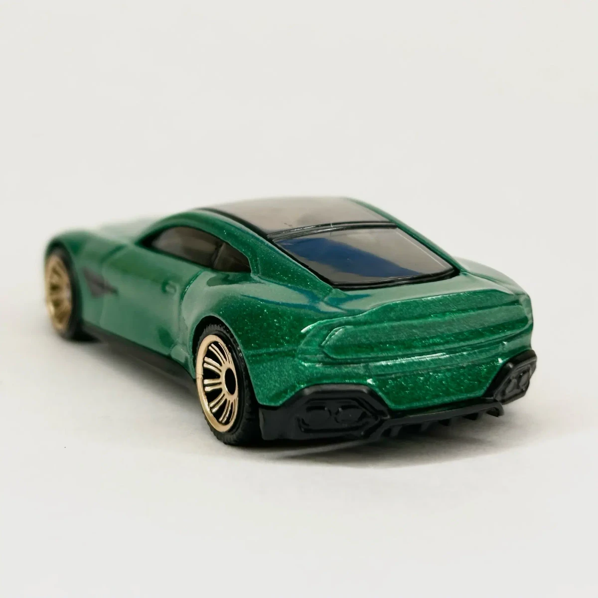 2026 2025 Aston Martin Vanquish Green: No Package: Image 7