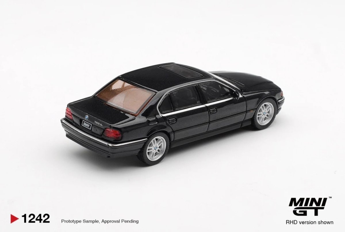 2026 BMW 750iL Black: Image 3