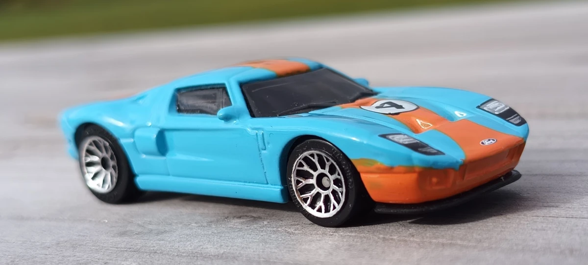 2006 2005 Ford GT Blue: Image 2