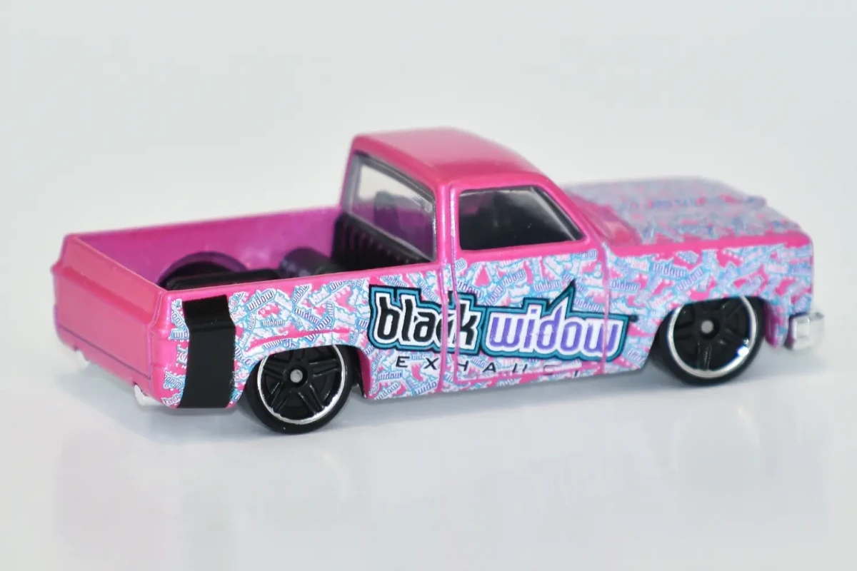 2026 83 Chevy Silverado Pink: No Package: Image 3