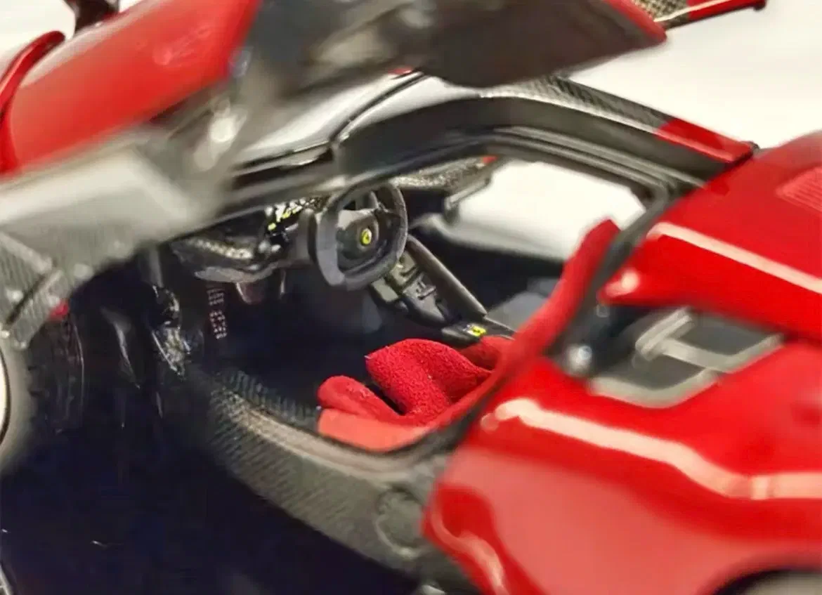 2026 Ferrari F80 Red: No Package: Image 7