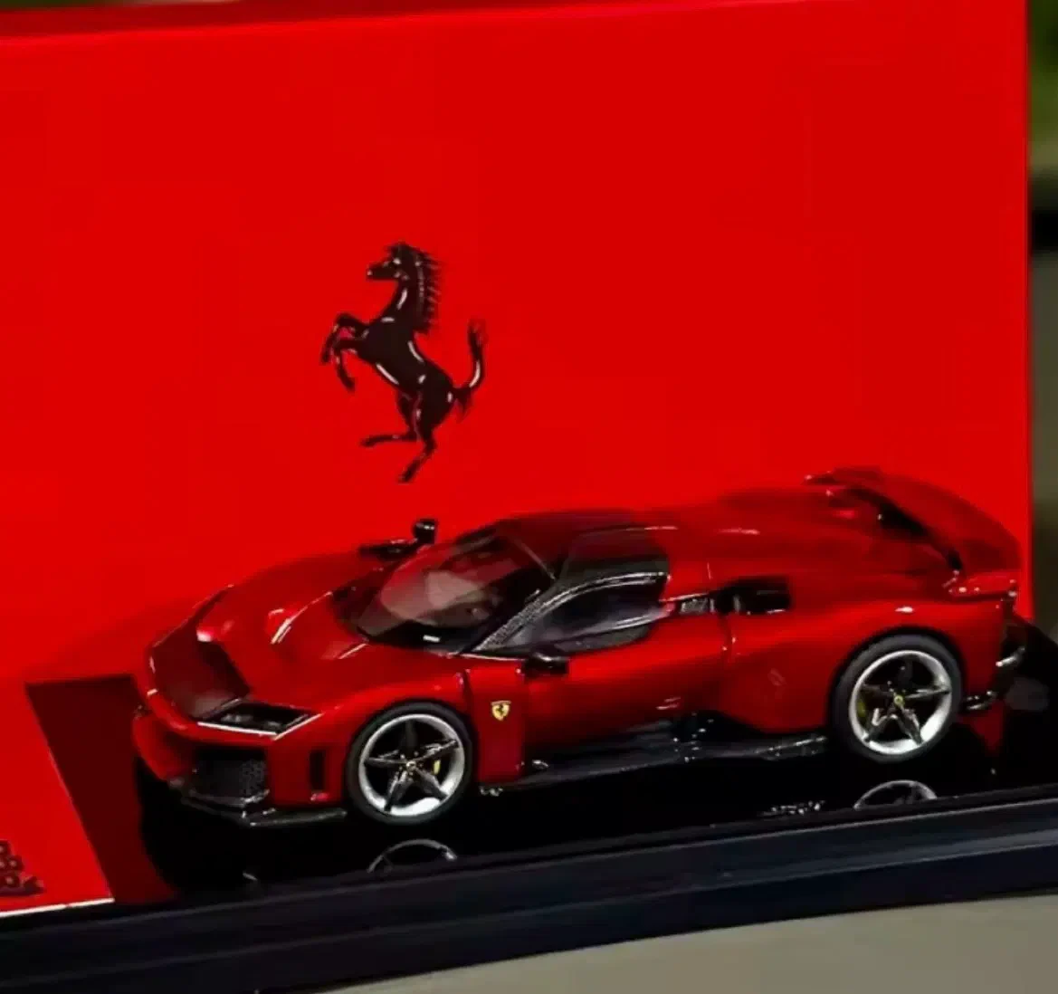 2026 Ferrari F80 Red: No Package: Image 8