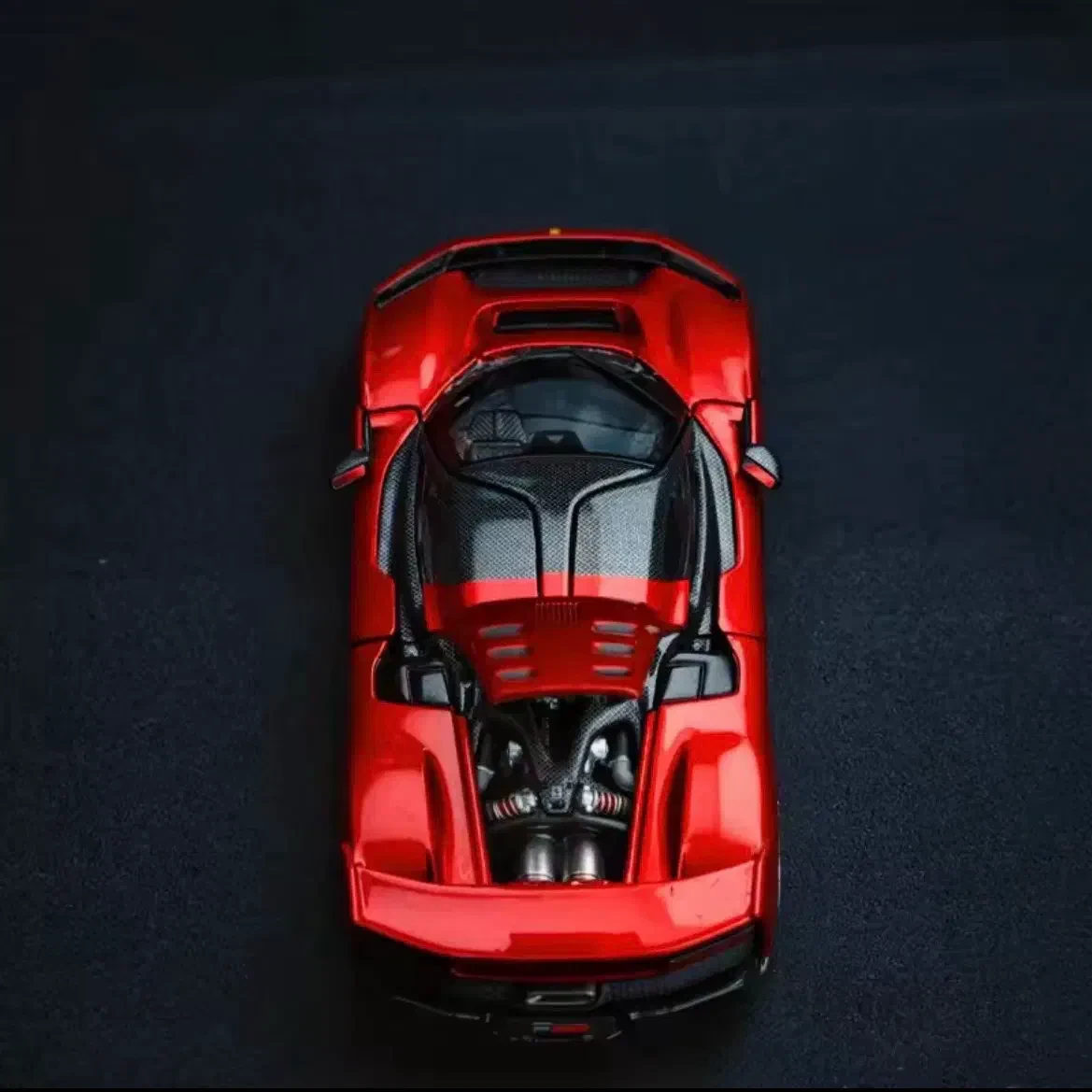 2026 Ferrari F80 Red: No Package: Image 2