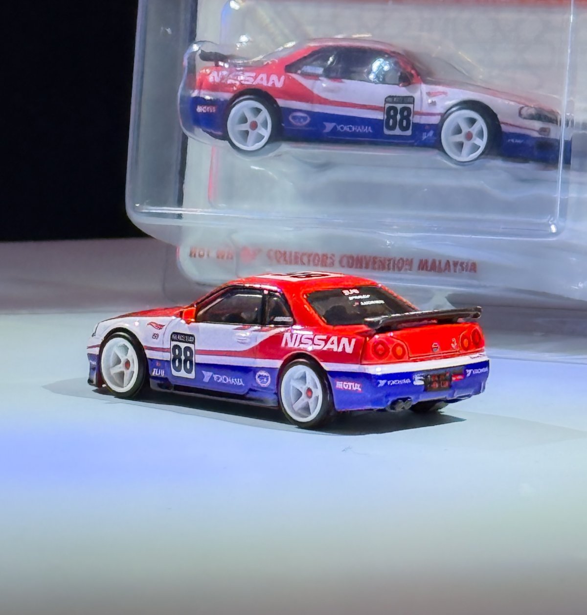 2026 Nissan Skyline GT-R V-Spec II (BNR34) Red: Image 11