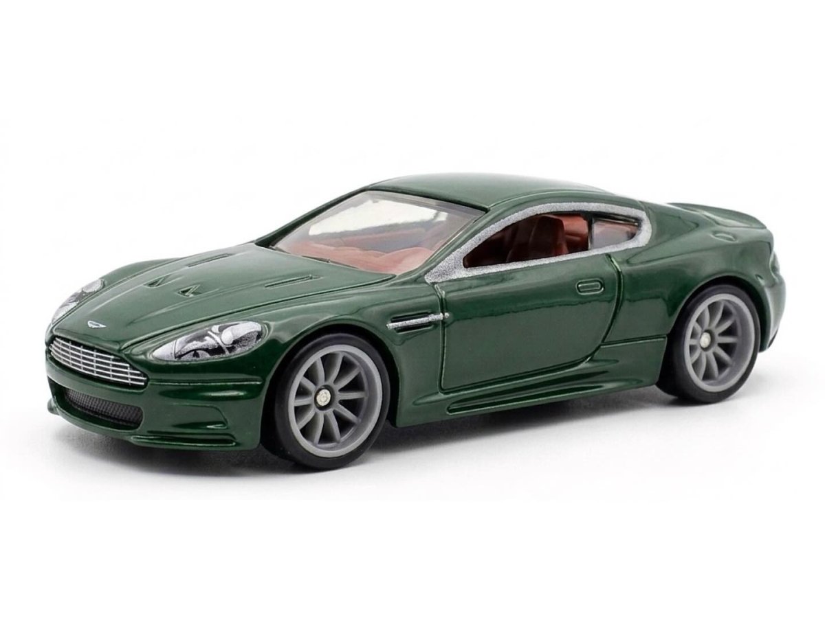 2026 Aston Martin DBS Green: Image 2