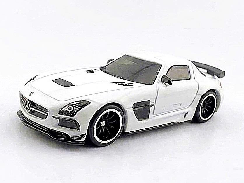 2026 Mercedes-Benz SLS AMG Coupé Black Series White: Image 2