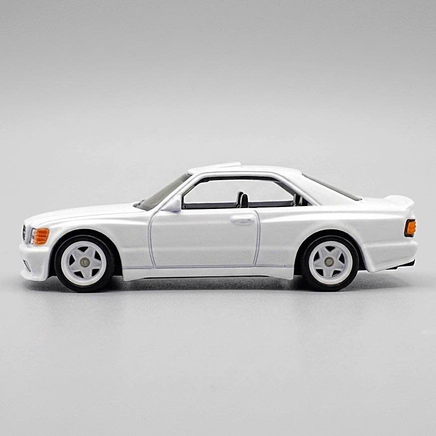 2026 89 Mercedes-Benz 560 SEC AMG White: Image 3