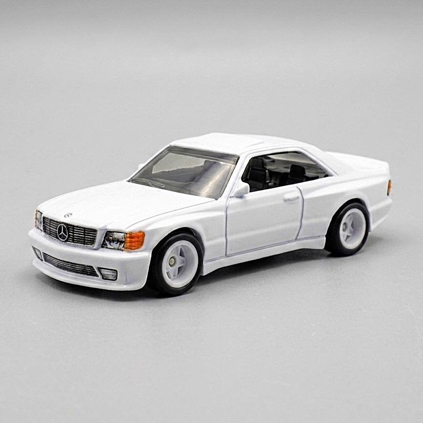 2026 89 Mercedes-Benz 560 SEC AMG White: Image 2