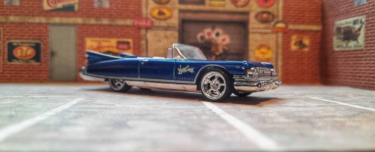 2004 59 Cadillac Blue: Image 3
