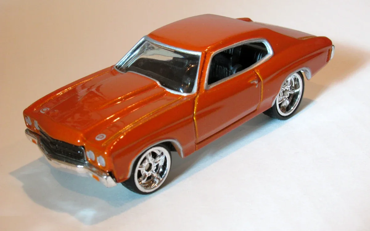 2004 70 Chevelle Orange: Image 2
